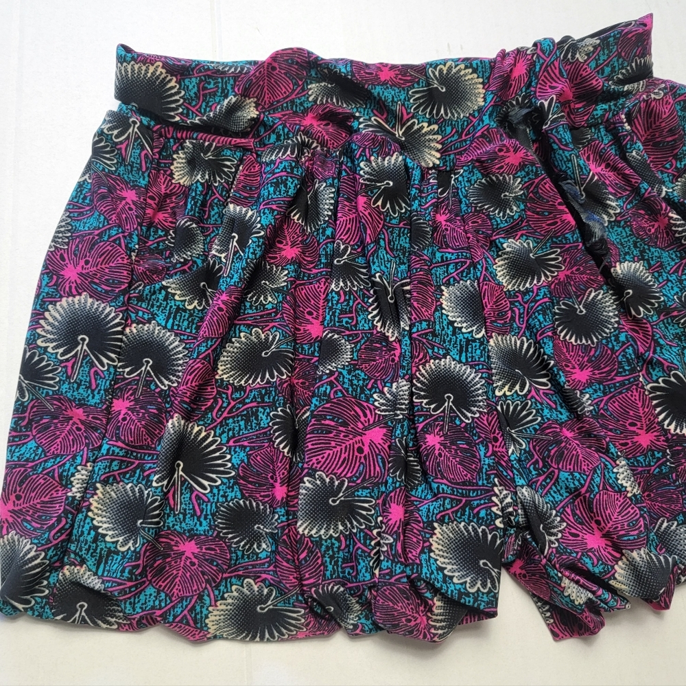 Flowy Shorts - Picture 2 of 10